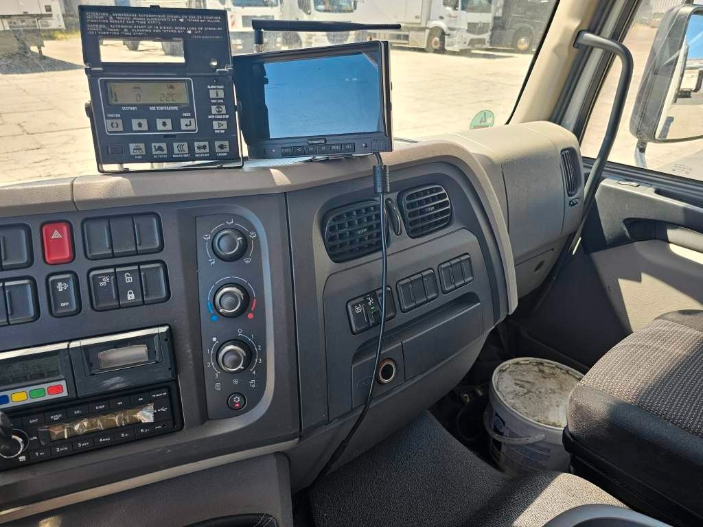 Fahrzeugabbildung DAF LF 220 Tiefkühler, LBW + Türen, Handschalter