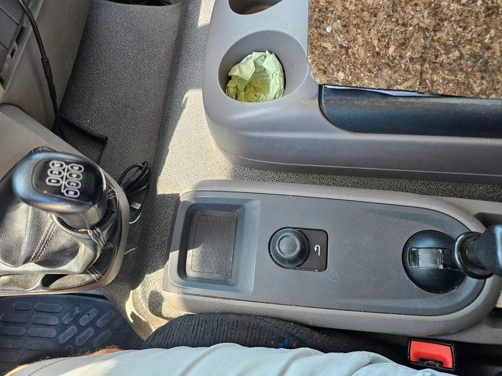 Fahrzeugabbildung DAF LF 220 Tiefkühler, LBW + Türen, Handschalter