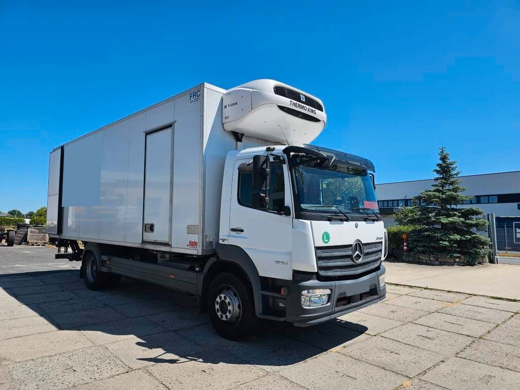 Fahrzeugabbildung Mercedes-Benz 1524 Tiefkühler mit Türen + Ladebordwand