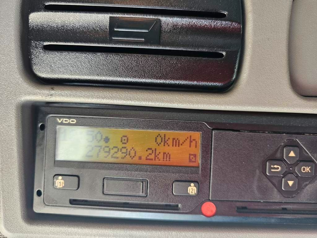 Fahrzeugabbildung Mercedes-Benz 1524 Tiefkühler mit Türen + Ladebordwand