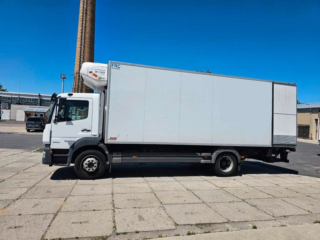Fahrzeugabbildung Mercedes-Benz 1524 Tiefkühler mit Türen + Ladebordwand
