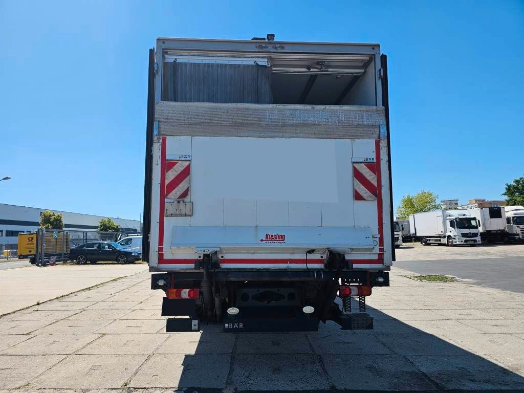 Fahrzeugabbildung Mercedes-Benz 1524 Tiefkühler mit Türen + Ladebordwand