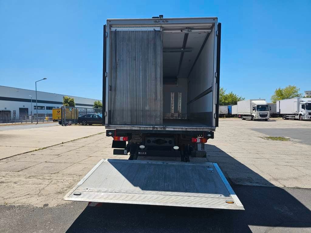 Fahrzeugabbildung Mercedes-Benz 1524 Tiefkühler mit Türen + Ladebordwand
