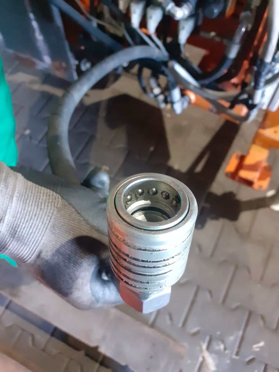 Fahrzeugabbildung Dücker Una 200 Mulcher MKL 10