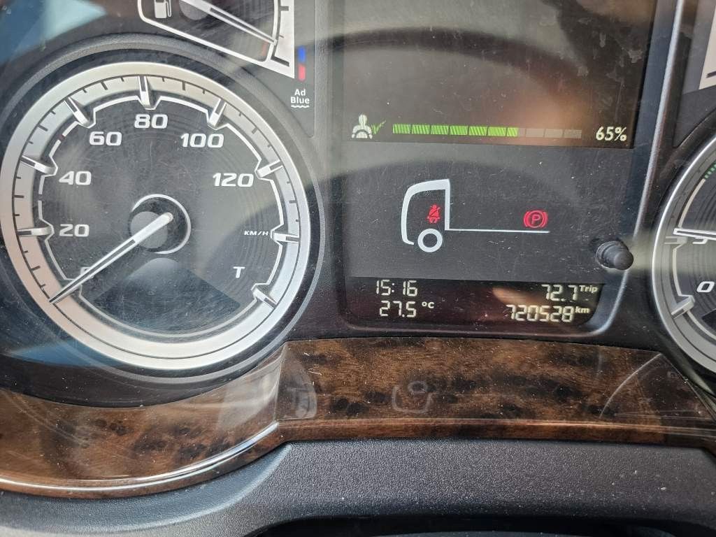 Fahrzeugabbildung DAF XF 450 SSC viel repariert, Nebenabtrieb