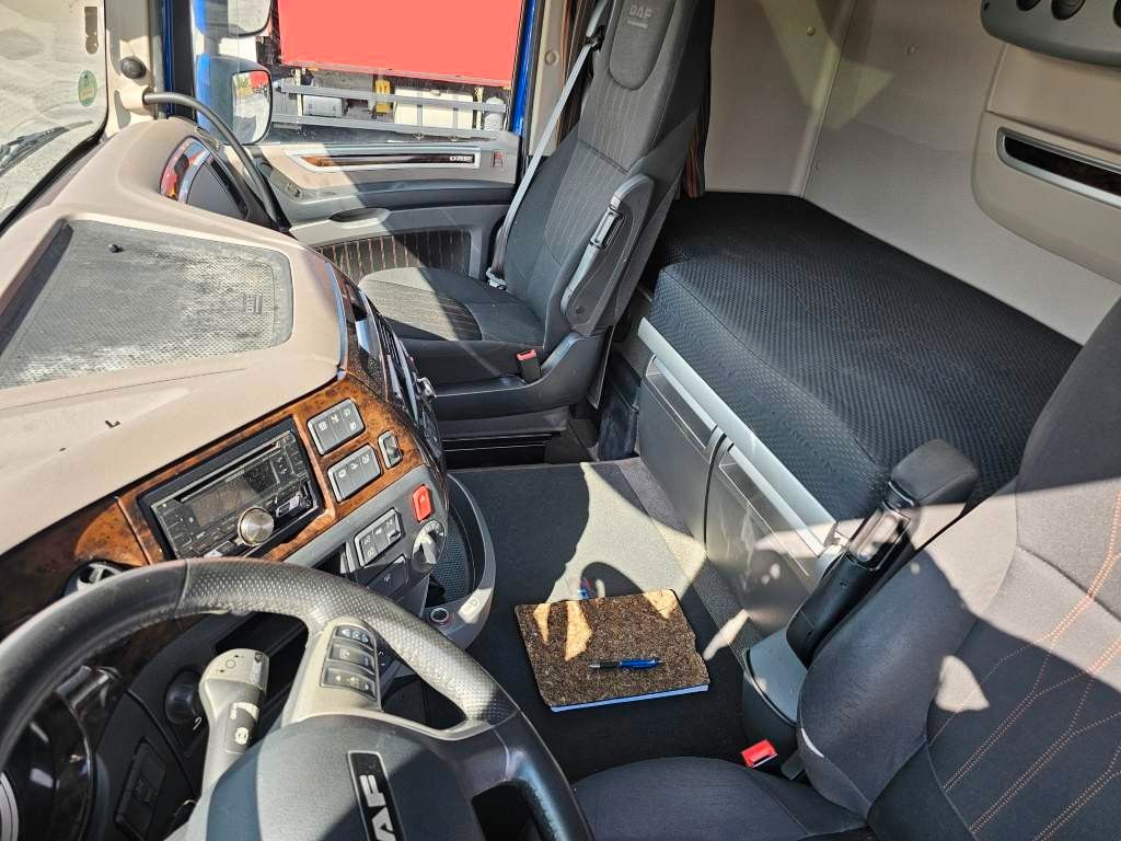 Fahrzeugabbildung DAF XF 450 SSC viel repariert, Nebenabtrieb