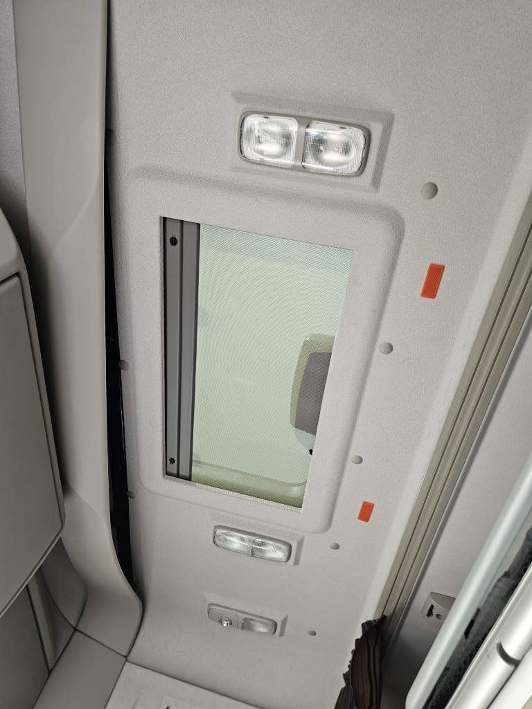 Fahrzeugabbildung DAF XF 450 SSC viel repariert, Nebenabtrieb