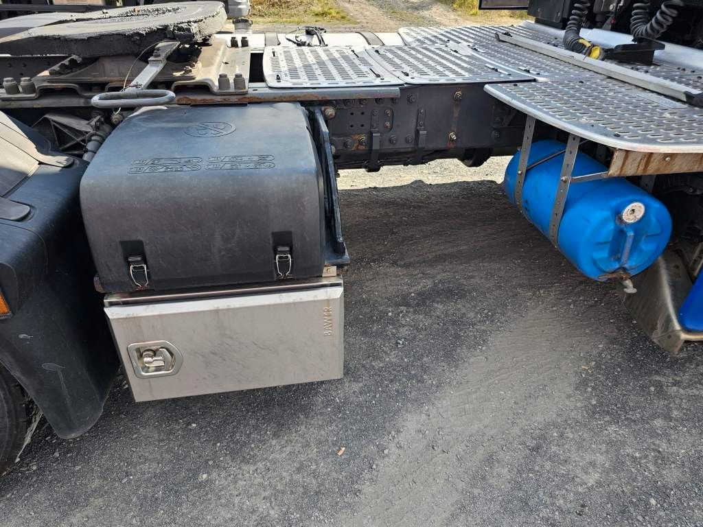 Fahrzeugabbildung DAF XF 450 SSC viel repariert, Nebenabtrieb