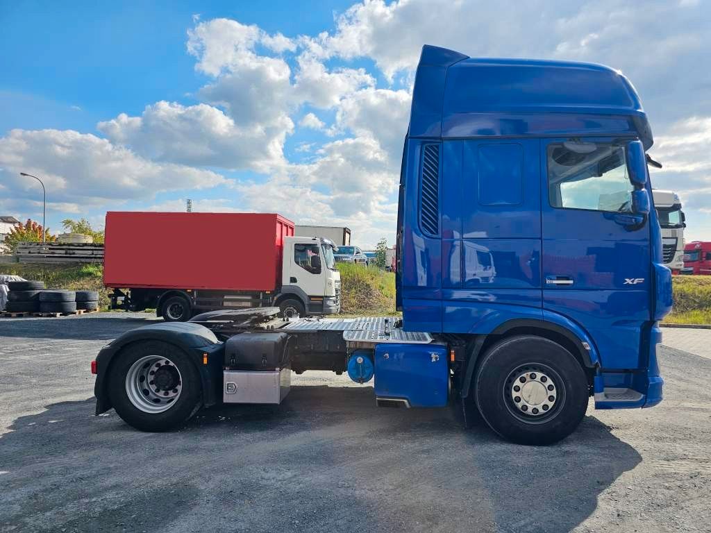 Fahrzeugabbildung DAF XF 450 SSC viel repariert, Nebenabtrieb