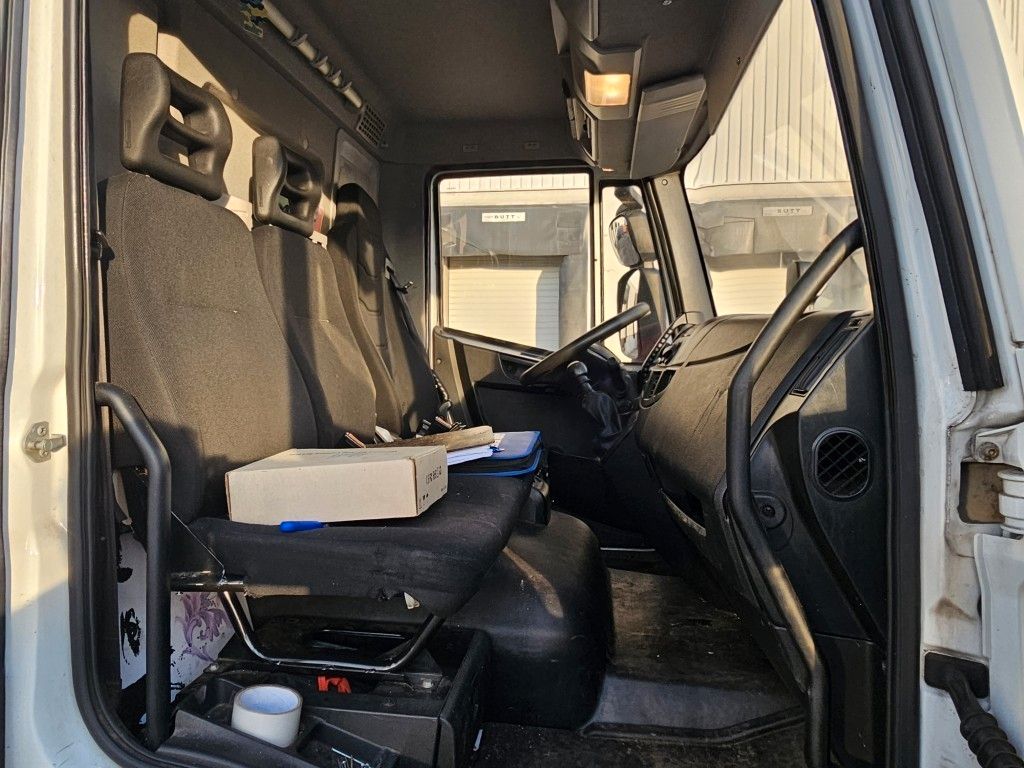 Fahrzeugabbildung Iveco 75E210 Koffer mit Ladebordwand, 6 Gang manuell