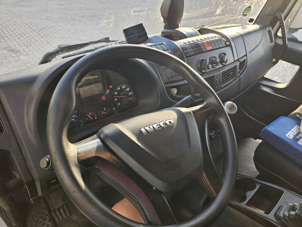 Fahrzeugabbildung Iveco 75E210 Koffer mit Ladebordwand, 6 Gang manuell