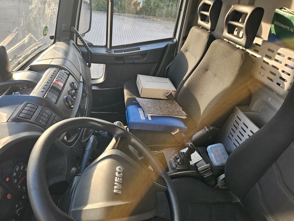 Fahrzeugabbildung Iveco 75E210 Koffer mit Ladebordwand, 6 Gang manuell