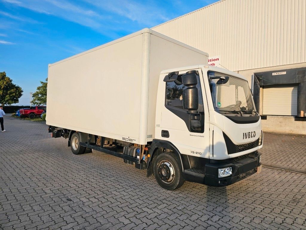 Fahrzeugabbildung Iveco 75E210 Koffer mit Ladebordwand, 6 Gang manuell
