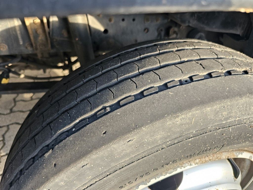 Fahrzeugabbildung Iveco 75E210 Koffer mit Ladebordwand, 6 Gang manuell
