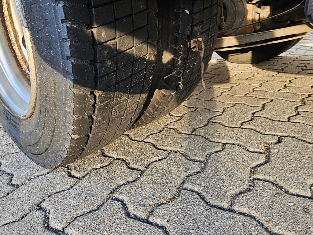 Fahrzeugabbildung Iveco 75E210 Koffer mit Ladebordwand, 6 Gang manuell