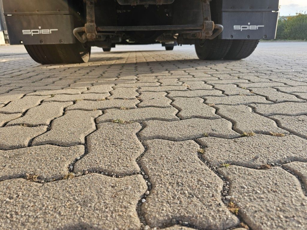 Fahrzeugabbildung Iveco 75E210 Koffer mit Ladebordwand, 6 Gang manuell
