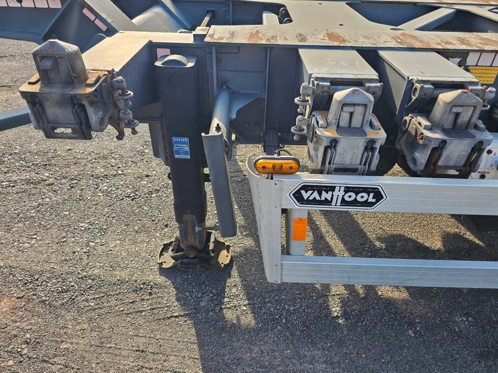 Fahrzeugabbildung Vanhool Vario Containerchassis Mittel- und Heckausschub