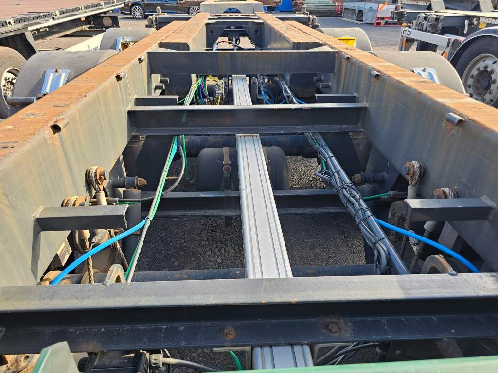 Fahrzeugabbildung Andere M&V 20,30,40,45 Cont Chassis, Lift 2 x Ausschub