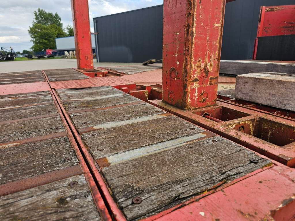 Fahrzeugabbildung ES-GE 4 Achs hyfr. zwangsgelenkte Plattform, 38.580 mm