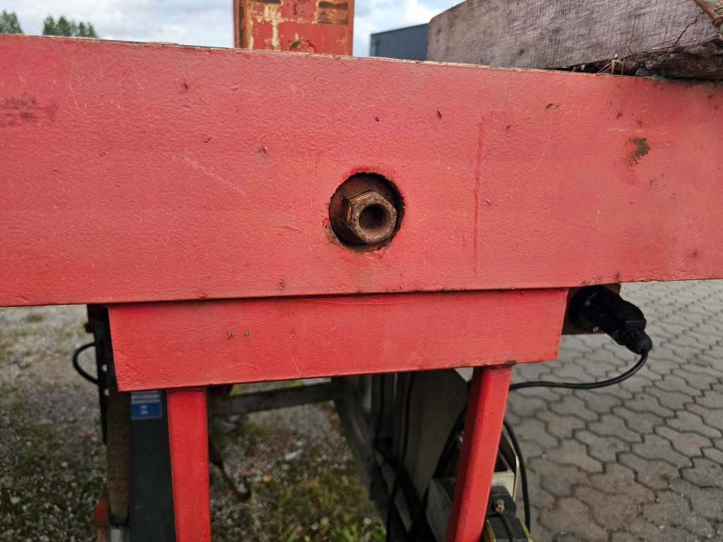 Fahrzeugabbildung ES-GE 4 Achs hyfr. zwangsgelenkte Plattform, 38.580 mm