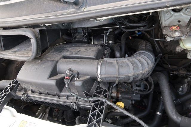 Fahrzeugabbildung Ford Transit 9 Sitzer Bus mit Motorschaden
