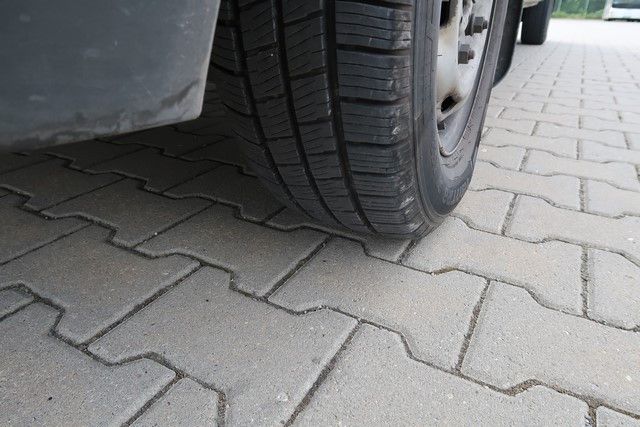 Fahrzeugabbildung Ford Transit 9 Sitzer Bus mit Motorschaden