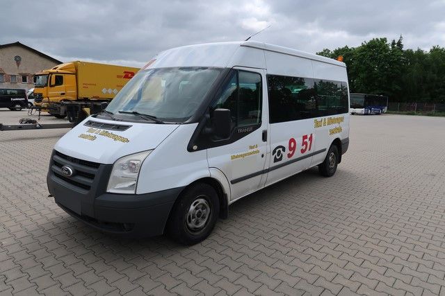 Fahrzeugabbildung Ford Transit 9 Sitzer Bus mit Motorschaden