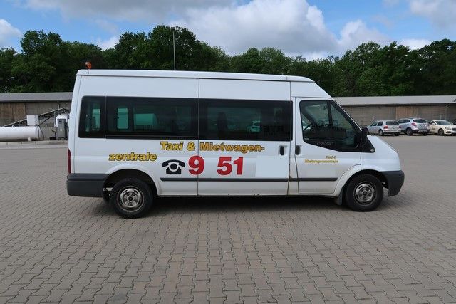 Fahrzeugabbildung Ford Transit 9 Sitzer Bus mit Motorschaden