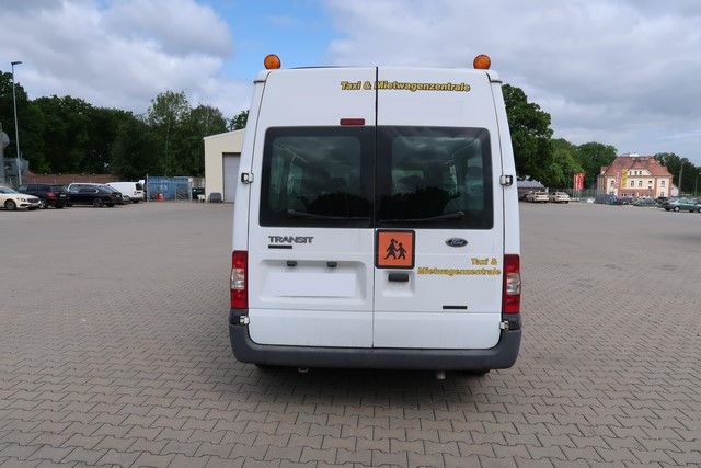 Fahrzeugabbildung Ford Transit 9 Sitzer Bus mit Motorschaden
