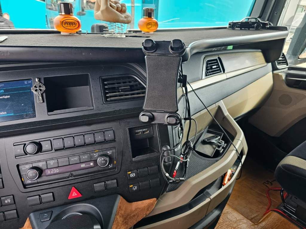 Fahrzeugabbildung MAN 18.470 TGX,2 Kreis-Hydraulik,Retrader,20.500 Kg