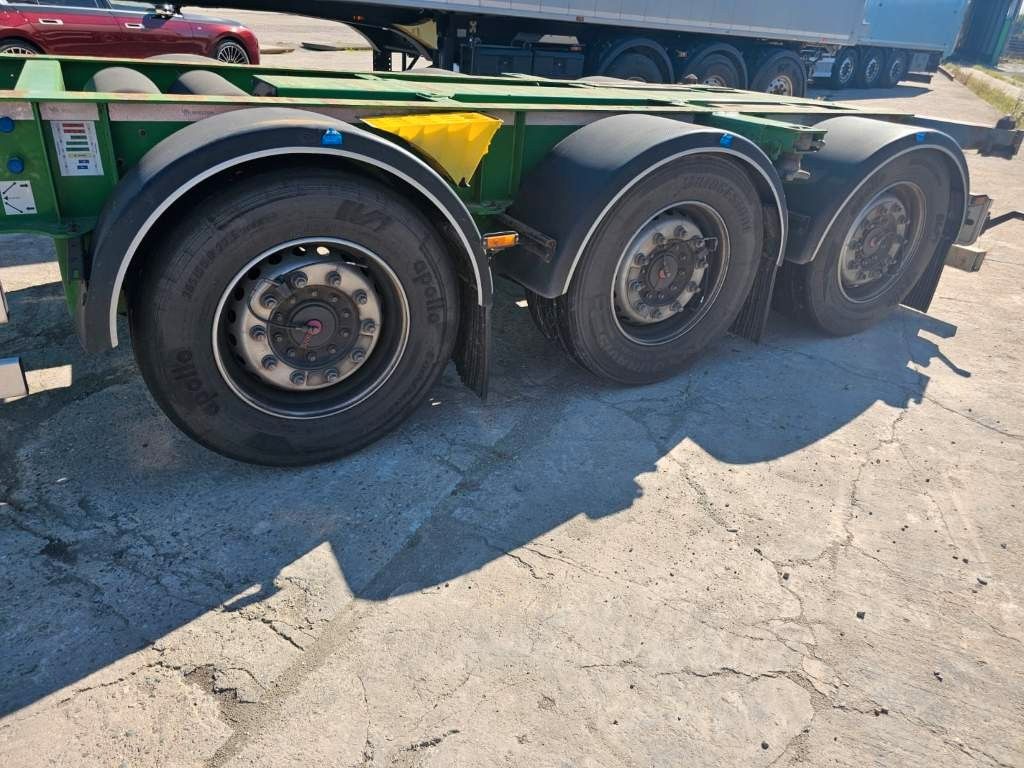 Fahrzeugabbildung Wielton Vario Containerchassis, Reifendruckkontrolle