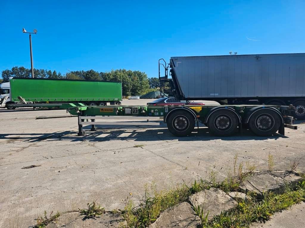 Fahrzeugabbildung Wielton Vario Containerchassis, Reifendruckkontrolle