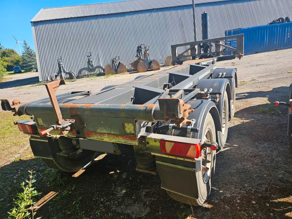 Fahrzeugabbildung Fliegl Kippchassis, Lift, SAF Scheibe