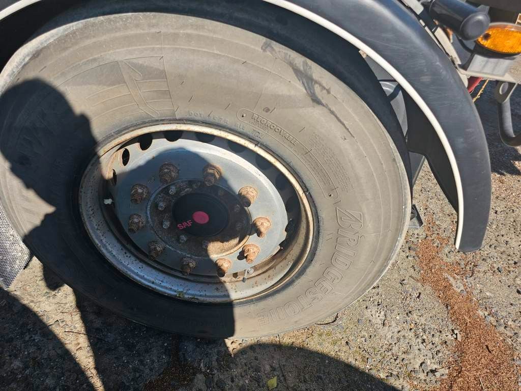 Fahrzeugabbildung Fliegl Kippchassis, Lift, SAF Scheibe