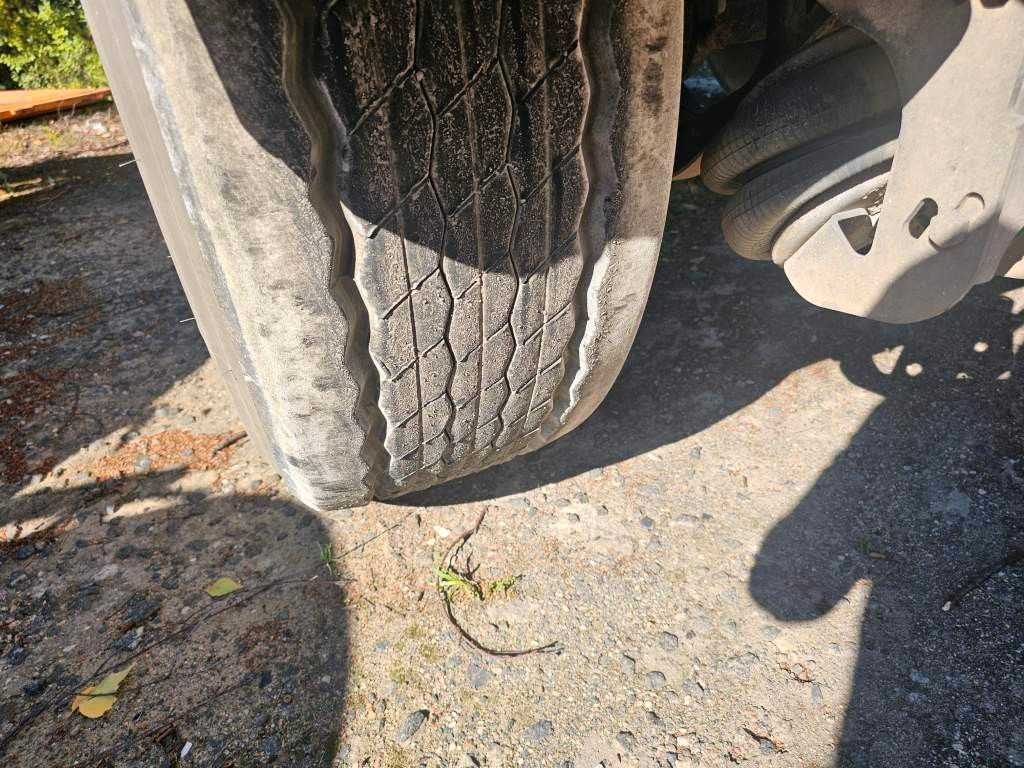 Fahrzeugabbildung Fliegl Kippchassis, Lift, SAF Scheibe