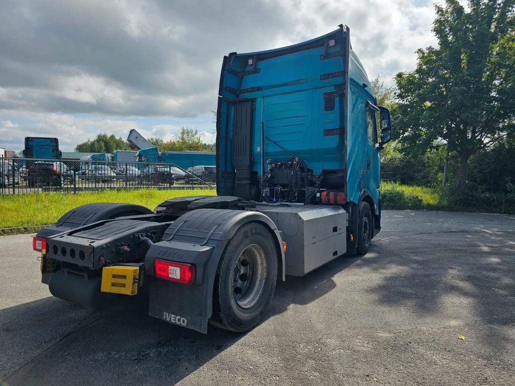 Fahrzeugabbildung Iveco 460 S-Way, 2-Kreis-Hydraulik, Standklima