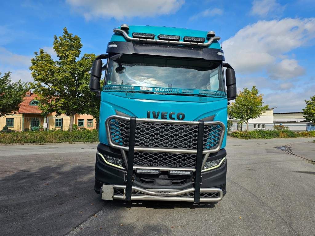 Fahrzeugabbildung Iveco 460 S-Way, 2-Kreis-Hydraulik, Standklima