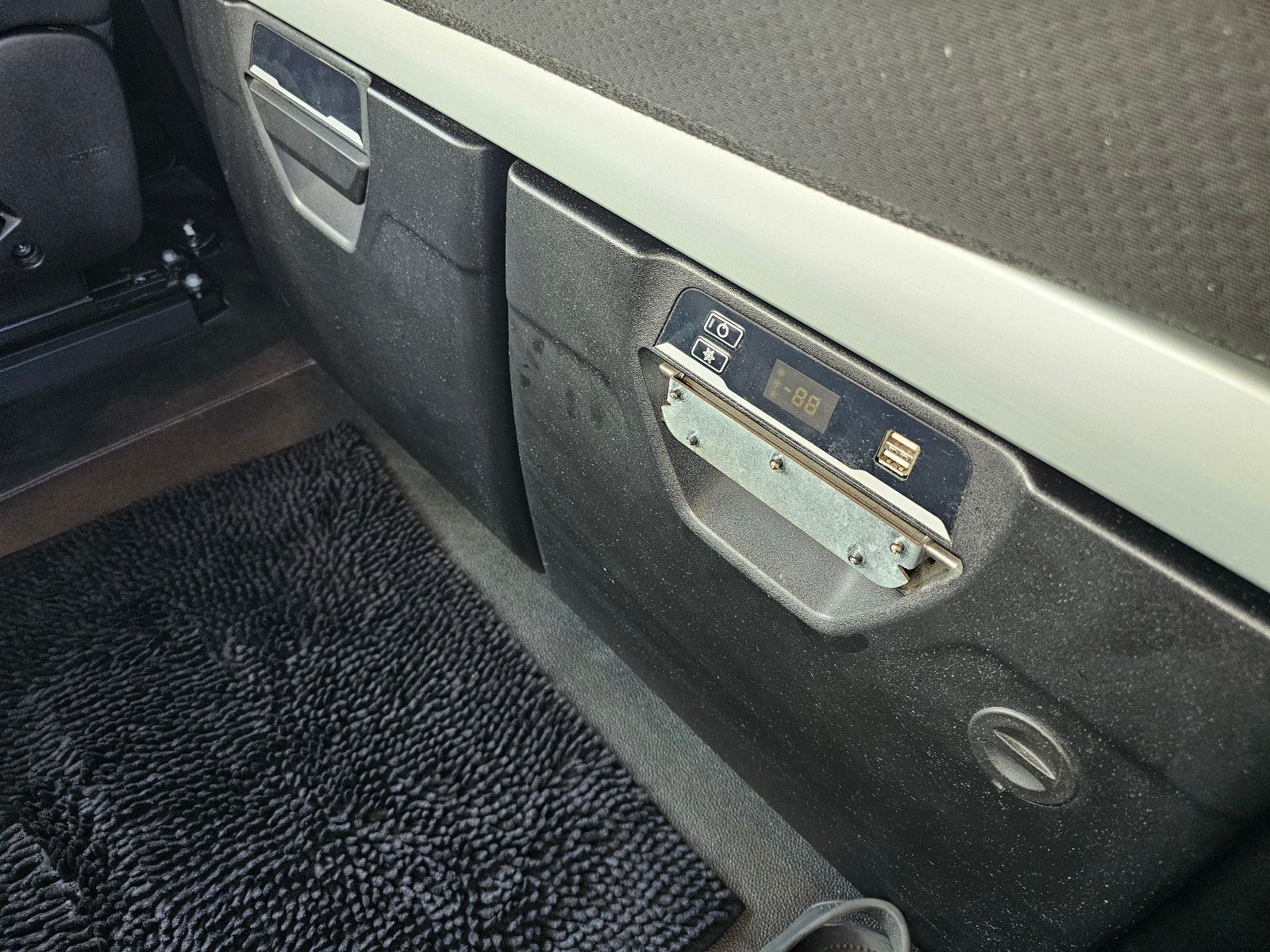 Fahrzeugabbildung Iveco 460 S-Way, 2-Kreis-Hydraulik, Standklima