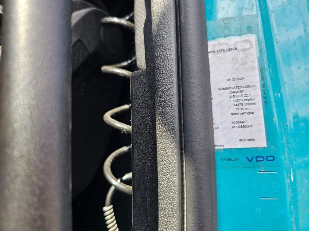 Fahrzeugabbildung Iveco 460 S-Way, 2-Kreis-Hydraulik, Standklima
