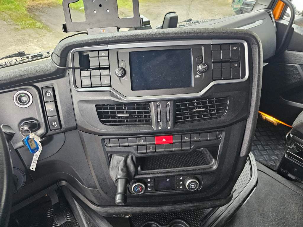 Fahrzeugabbildung Iveco 460 S-Way CNG Zylinderkopf u.a. neu