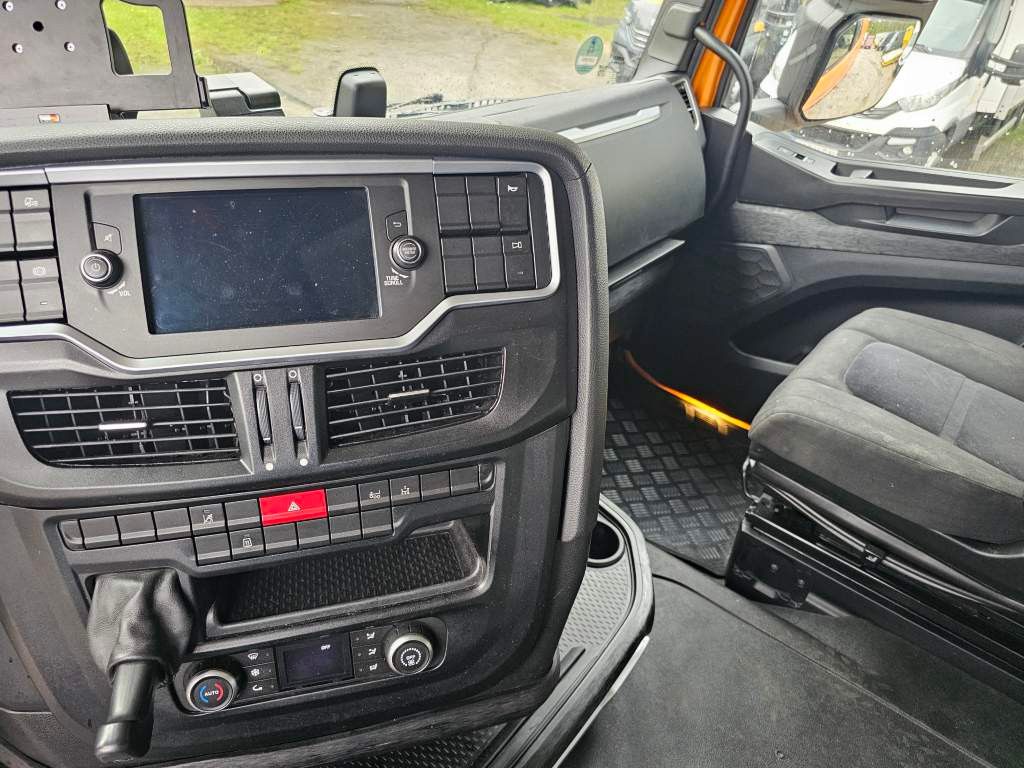 Fahrzeugabbildung Iveco 460 S-Way CNG Zylinderkopf u.a. neu