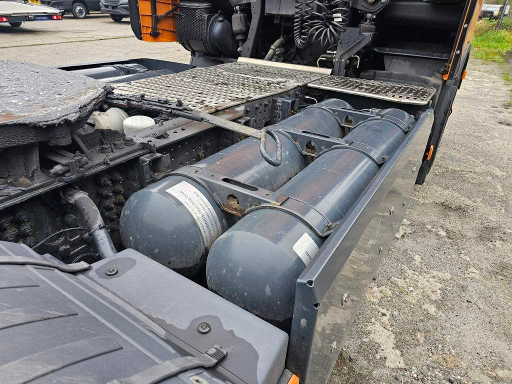 Fahrzeugabbildung Iveco 460 S-Way CNG Zylinderkopf u.a. neu