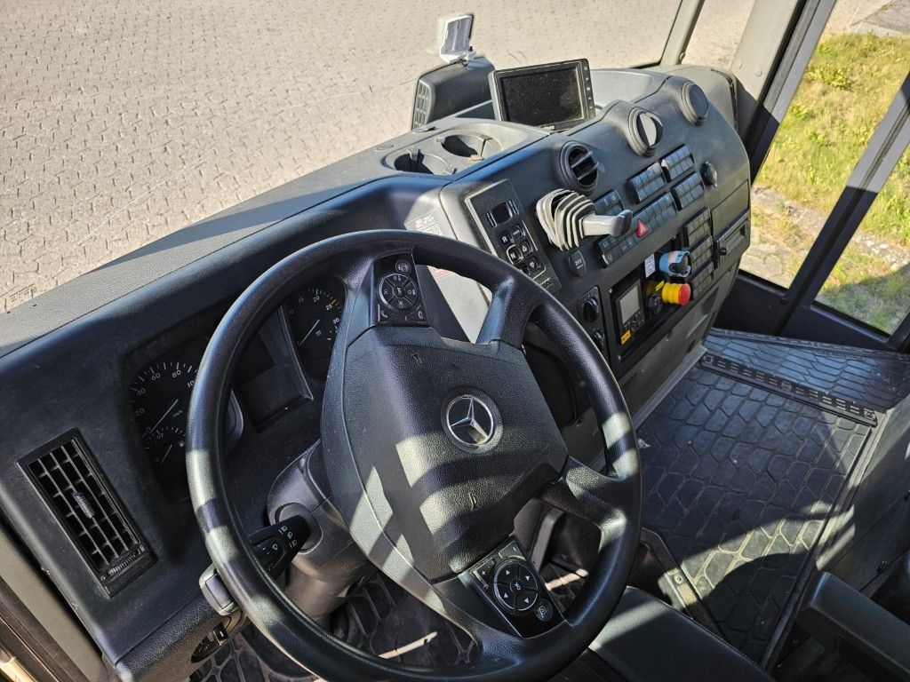 Fahrzeugabbildung Mercedes-Benz 1830 Econic Müllwagen, 2 Kammern