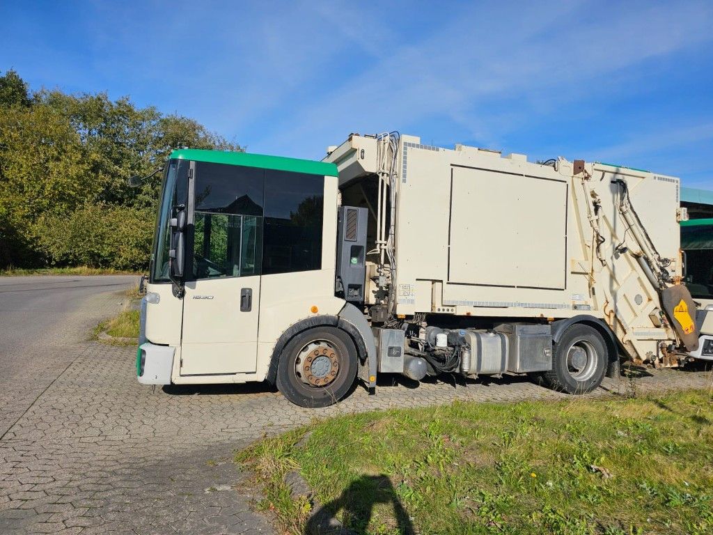 Fahrzeugabbildung Mercedes-Benz 1830 Econic Müllwagen, 2 Kammern