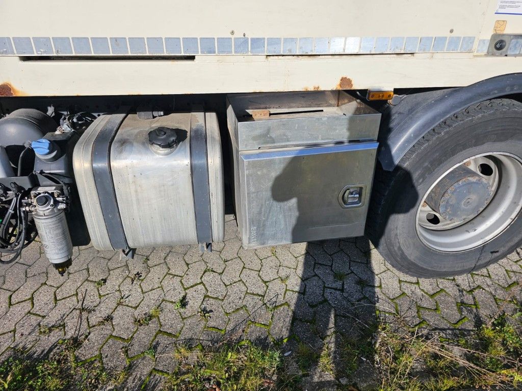 Fahrzeugabbildung Mercedes-Benz 1830 Econic Müllwagen, 2 Kammern