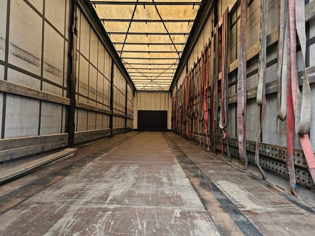 Fahrzeugabbildung Krone Gardine Standard Liftachse Krone Scheibe Zollsch