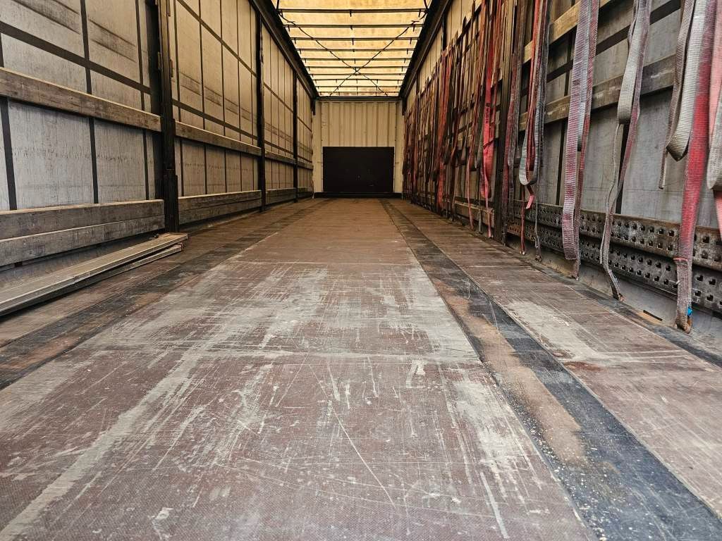 Fahrzeugabbildung Krone Gardine Standard Liftachse Krone Scheibe Zollsch
