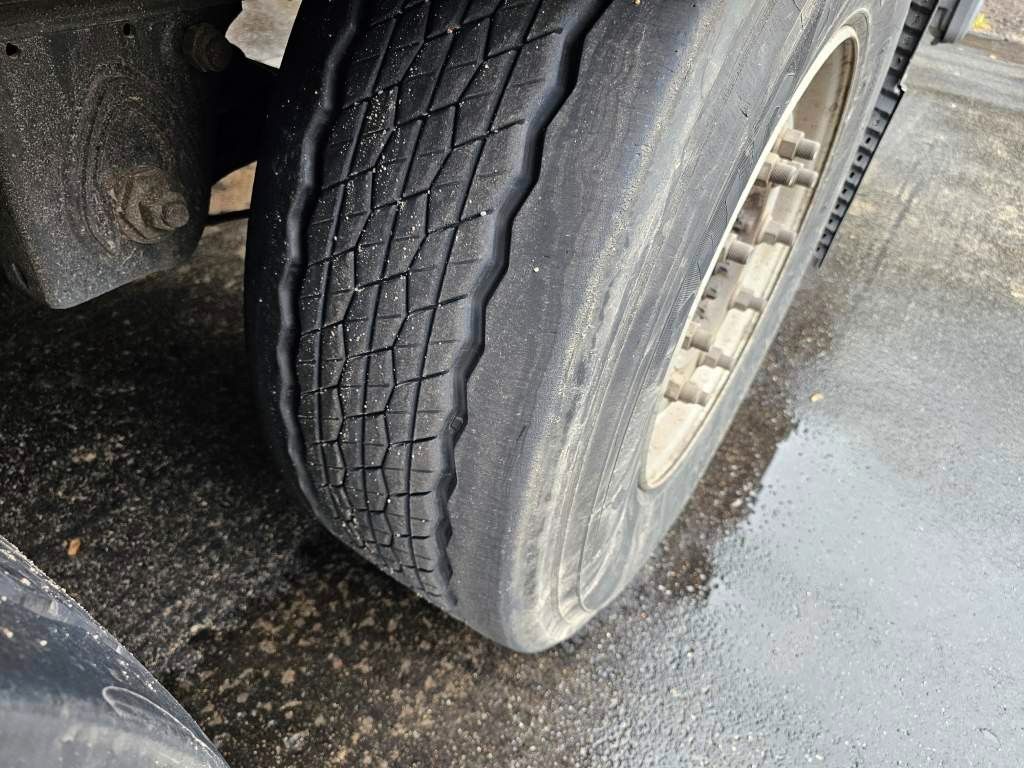 Fahrzeugabbildung Krone Gardine Standard Liftachse Krone Scheibe Zollsch