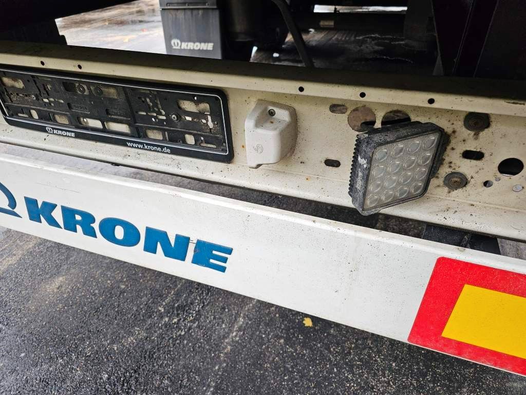 Fahrzeugabbildung Krone Gardine Standard Liftachse Krone Scheibe Zollsch