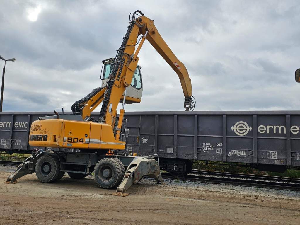 Fahrzeugabbildung Liebherr A 904-2 C Litronic mit fahrbarer  Kabine, Klima